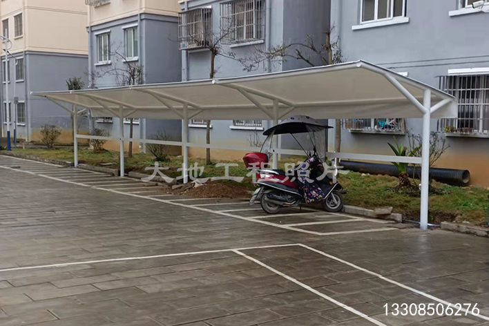 2024年8月15日，貴州榕江六合人家電瓶車充電車棚順利竣工