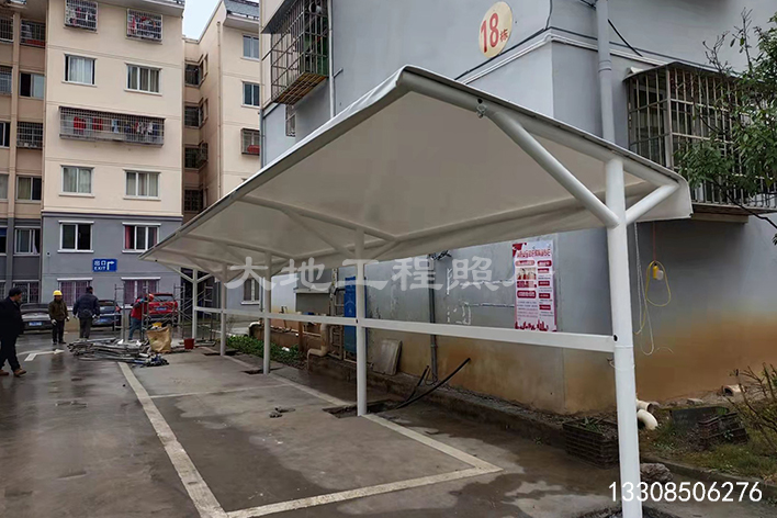 2023年10月30日，貴州關(guān)嶺八角巖小區(qū)電動(dòng)車充電車棚順利竣工